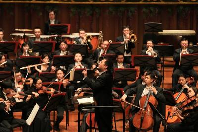 音樂會由華人著名指揮家呂嘉揮棒，國家大劇院管弦樂團傾情演奏